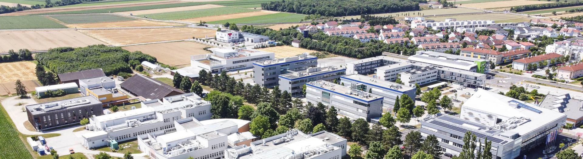 Luftbild Wirtschaftspark Tulln mit den Ausläufern der Stadt Tulln und Ackerflächen