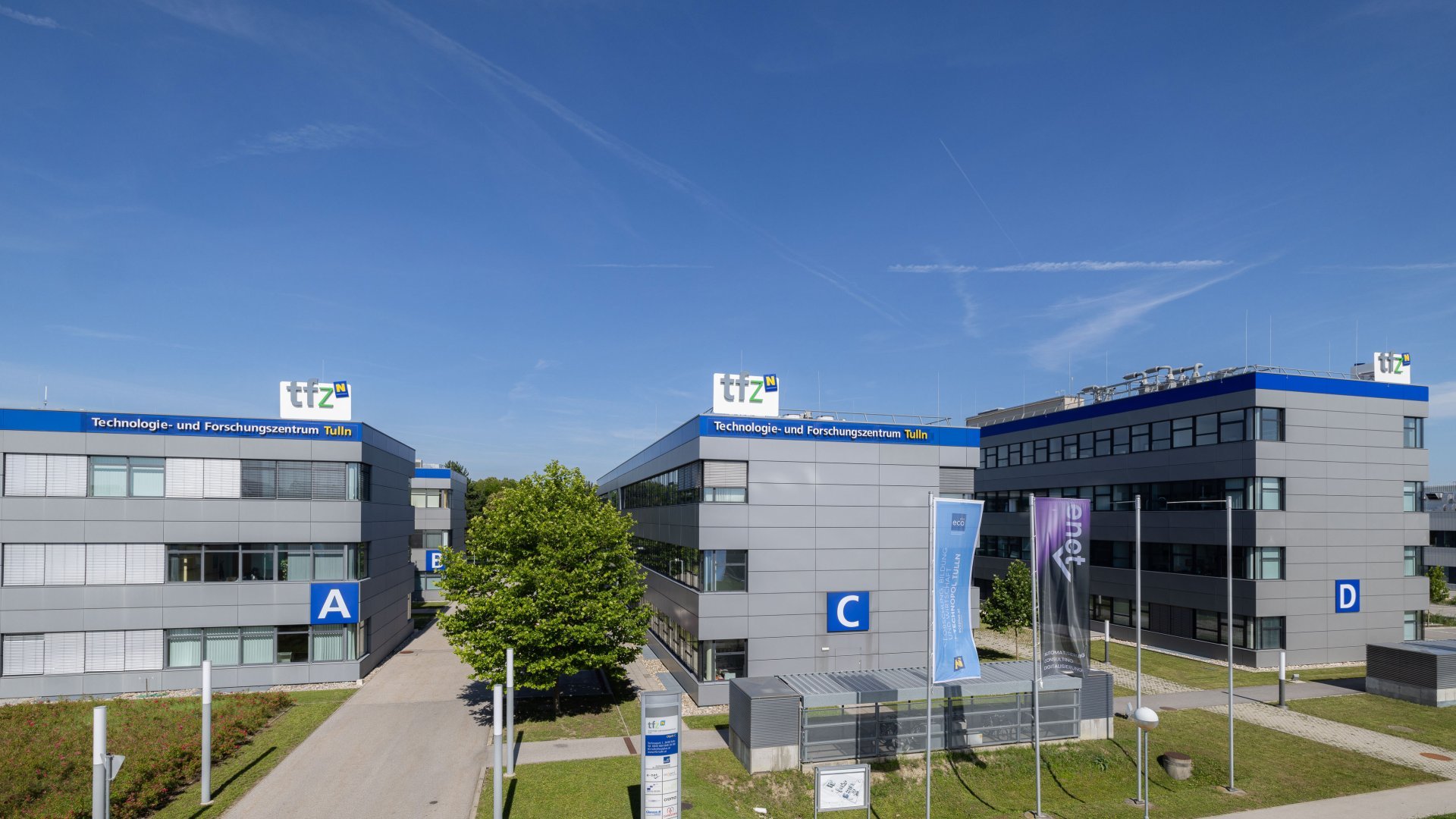 Außenansicht TFZ Tulln drei Gebäudeteile