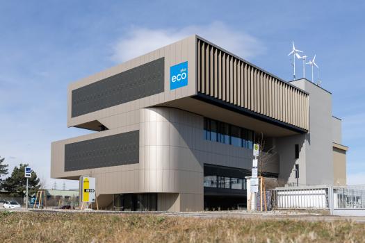 Neues ecoforum Veranstaltungszentrum und ecoplus Büro im IZ NÖ-Süd