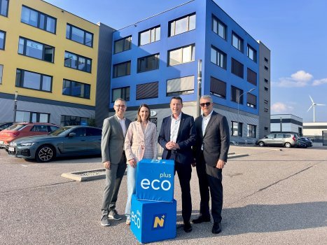 Pressefoto mit 4 Personen