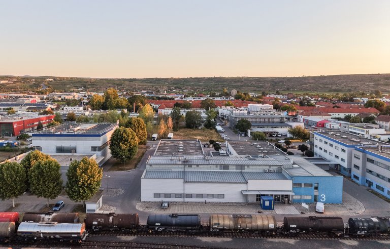 Morgenstimmung Drohnenaufnahme TFZ Krems Gebäudeteile
