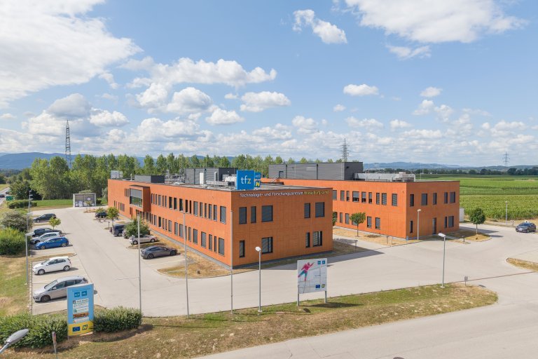 Außenansicht des Gebäudes Technologie- und Forschungszentrum Wieselburg-Land von Osten
