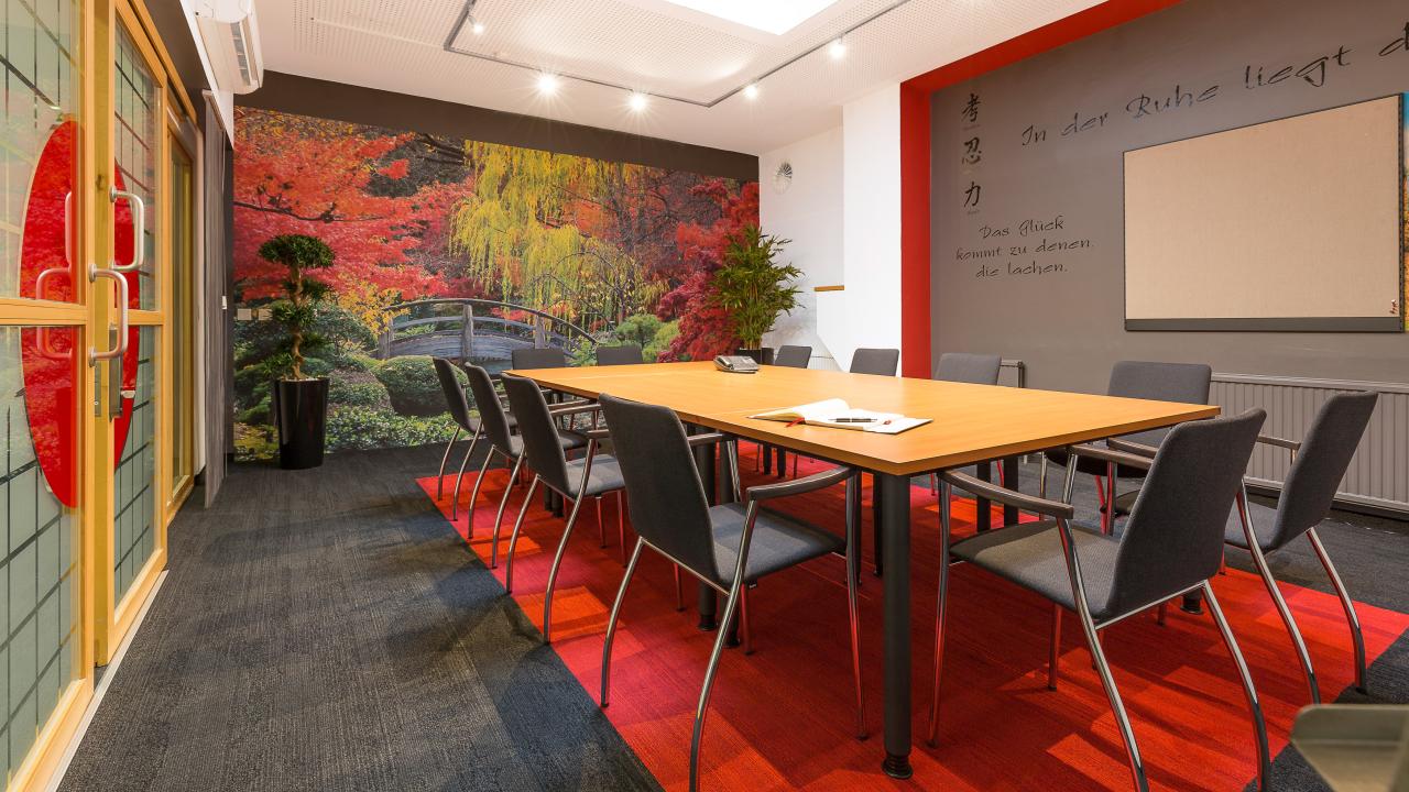 Roter Besprechungsraum im ecocenter Wiener Neudorf