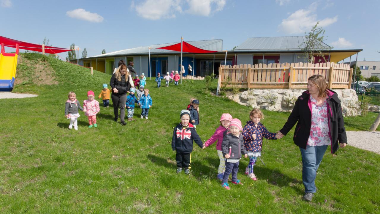 IZIBIZI kids corner Garten mit viel Auslauf für die Kinder