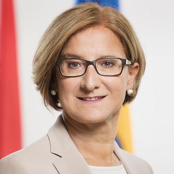 Portraitfoto von Johanna Mikl-Leitner