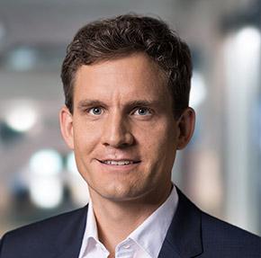 Portrait Mann in Business Kleidung