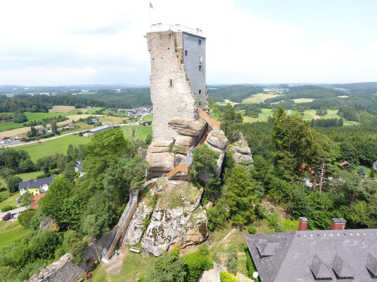 Landschaftsbild mit einer Ruine
