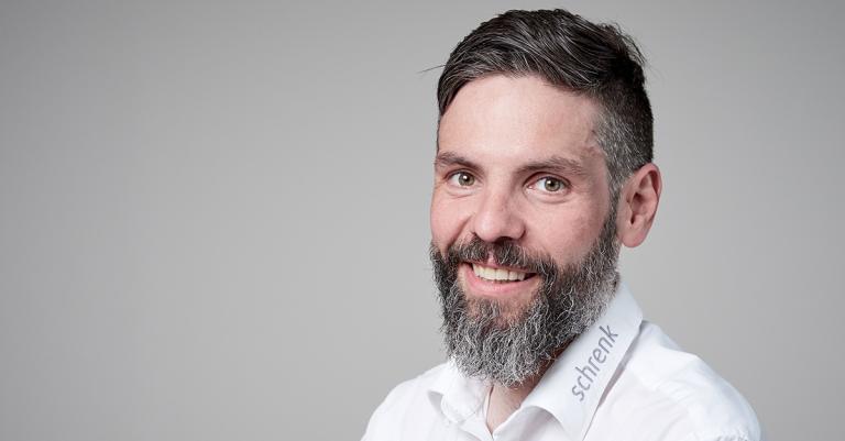 Portraitfoto Stefan Schrenk