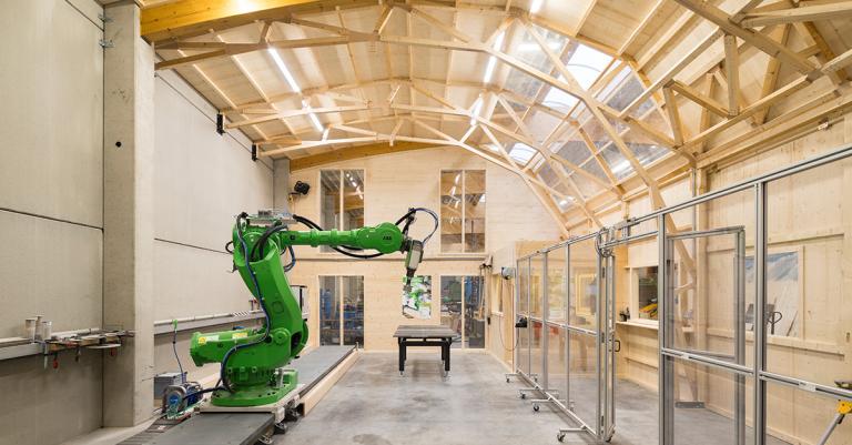Vorfertigung von Fassadenelementen mittels Roboter
