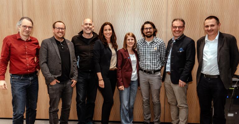 Gruppenfoto aller Referenten Themenlounge Wandern Wieselburg 06.04.2024