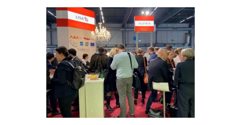 Messegeschehen beim LISA Stand