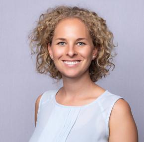 Portraitfoto Bernadette Eckelhart