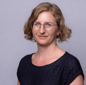 Portraitfoto Sonja Mayrhofer