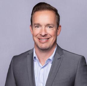 Portraitfoto Lukas Reutterer
