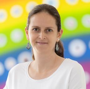 Portraitbild Claudia Dentinger