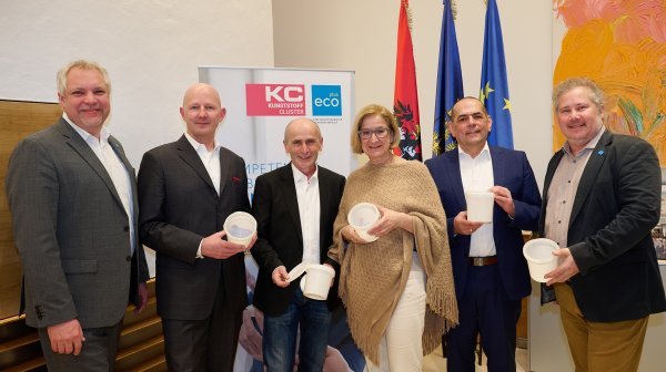 Gruppenfoto von 6 Personen