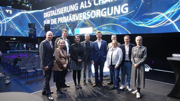 Gruppenfoto bei der Veranstaltung Digitalisierung als Chance für Primärversorgung