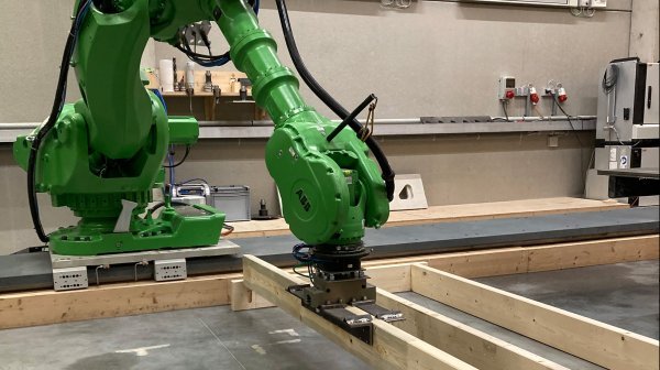 Roboterfertigung eines Fassadenelements