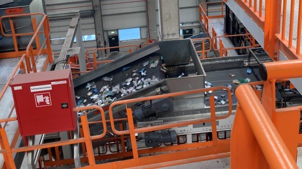 Besichtigung einer Mülltransportanlage