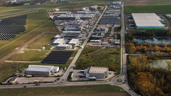 Luftbild eines Wirtschaftsparks in Niederösterreich mit freien Flächenreserven