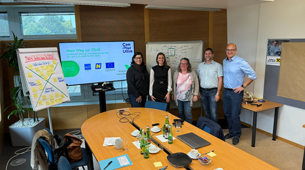 ein Foto der Projektgruppe mit 5 Personen im Workshop-Setting