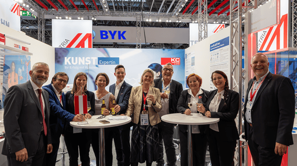 Gruppenfoto der Teilnehmer beim Österreich Abend - 10 Personen