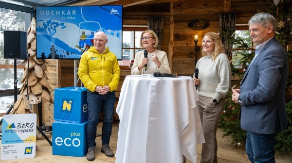 Während einer Pressekonferenz am Hochkar in der Latschenalm
