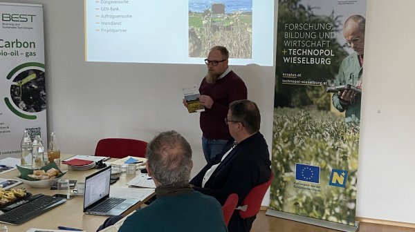 Workshopsituation mit Vortragenden