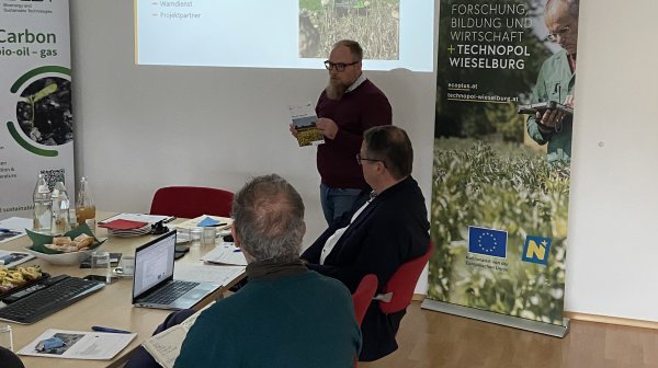 Workshopsituation mit Vortragenden