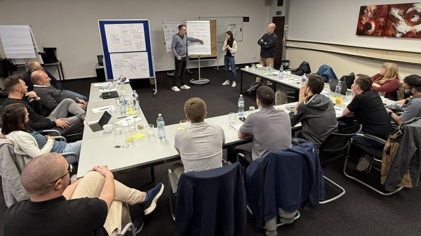 LEAN Prozesse im Workshop erarbeiten - Foto des Workshop-Settings