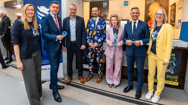 Gruppenfoto mit 7 Personen 