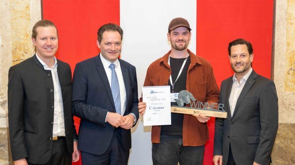 Pressefoto mit 4 Personen