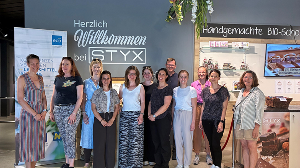 Gruppenfoto von 12 Personen bei STYX