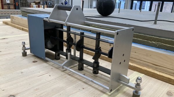 Hammerwerk am Schallprüfstand 