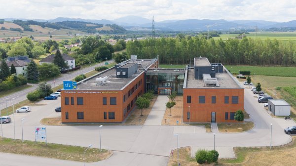 Außenansicht des Gebäudes Technologie- und Forschungszentrum Wieselburg-Land von Norden