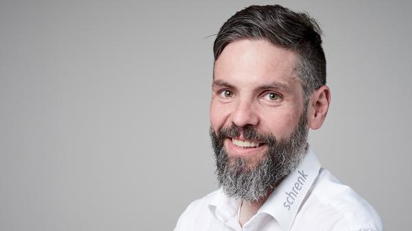 Portraitfoto Stefan Schrenk