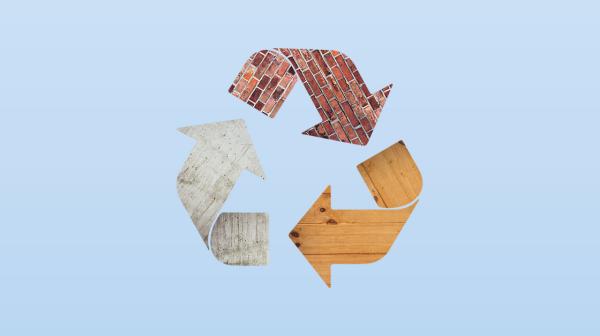 Symbolbild für die Kreislaufwirtschaft mit unterschiedlichen Baumaterialien