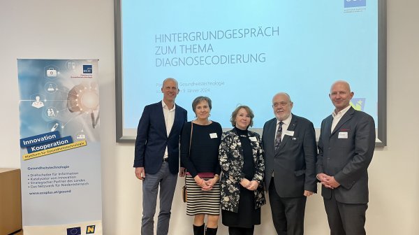 Diagnosecodierung Pressefoto 2 Digitalisierung im Gesundheitswesen - kleines Gruppenfoto