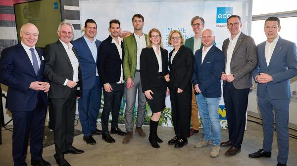 Großes Gruppenfoto ecoplus Get-together in Wolkersdorf