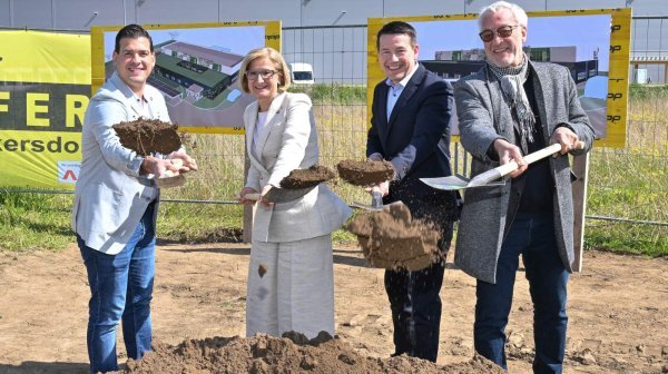 Spatenstich in Wolkersdorf für die Errichtung einer KFZ-Prüfstelle