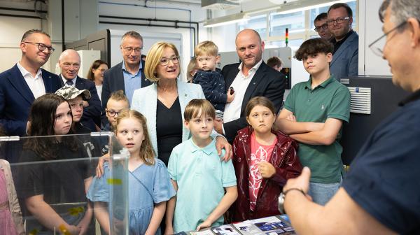 Viele Besucher bei der Langen Nacht der Forschung in Wiener Neustadt
