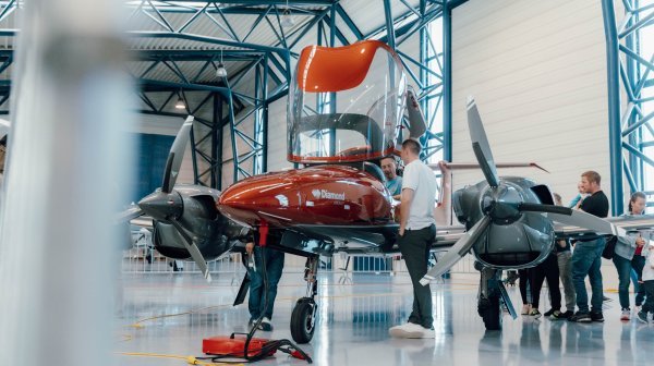 Probesitzen in einem Flugzeug von Diamond Aircraft