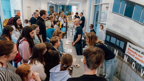 LNF Michael Meindl 2024 05 24 0266 Viel interessiertes Publikum bei der Langen Nacht der Forschung in Wiener Neustadt