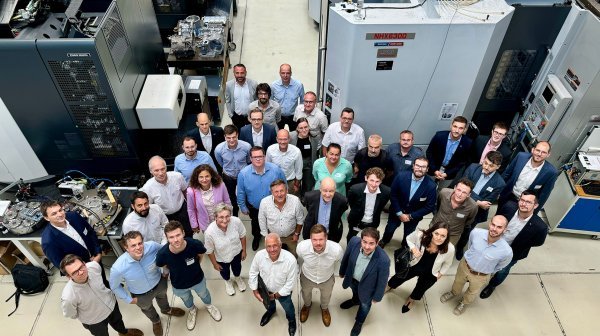 Gruppenfoto des gemeinsamen Abschlussmeetings