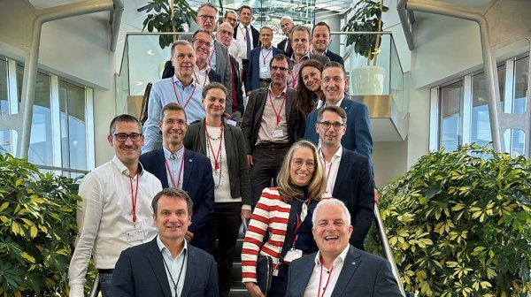 Gruppenfoto der TeilnehmerInnen des Führungskräfte-Treffen