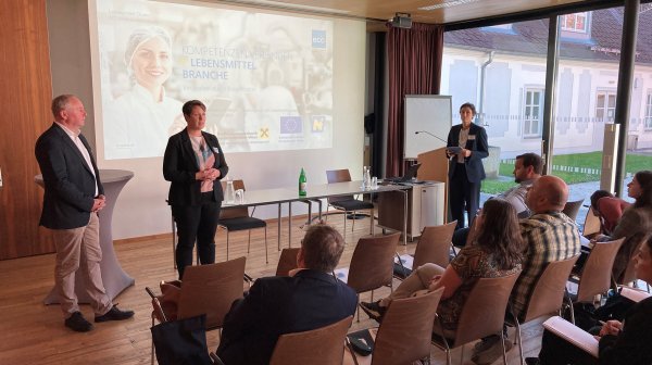 Aufnahme eines Vortragenden bei der Veranstaltung