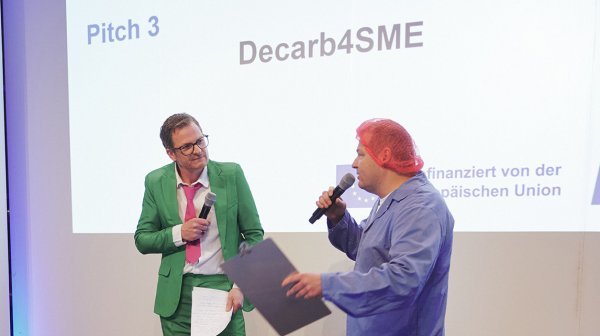 Pitch Decarb4SME beim Clusterland Award 2024