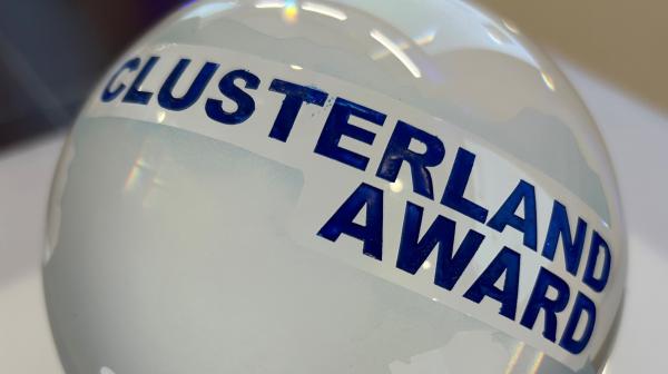 Siegertrophäe Clusterland Award