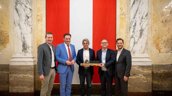 Gruppenfoto von 4 Personen